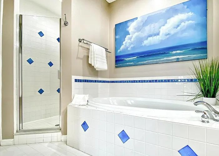 Harborview Grande 404 *